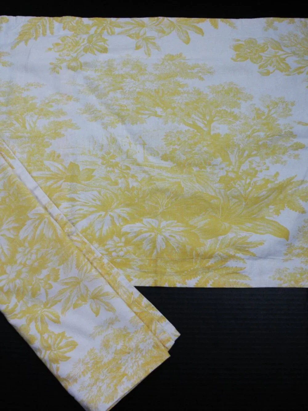 Pottery Barn Linen Blend Yellow Matine Toile Pottery Barn 2 Standard SHAMS